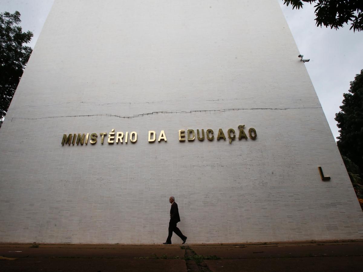 Conselho Nacional de Educação cria regras para garantir aulas mesmo em situações de violência